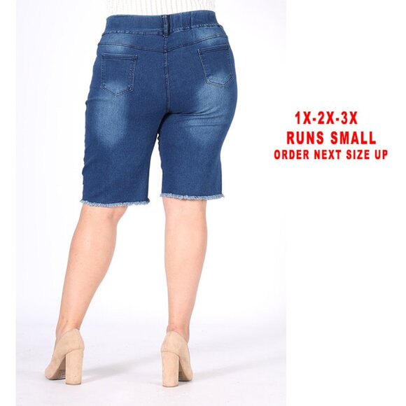 Plus-size fade-wash Pull-on Jegging Bermudas shorts NWT frayed hem - Picture 3 of 3
